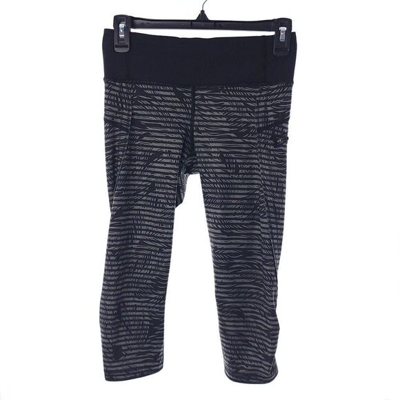 Lululemon Black Gray Palm Trees Striped Cropped Workout Leggings Womens Size 4 - Picture 1 of 8
